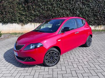 Lancia Ypsilon Ypsilon III 2021 1.0 firefly hybrid