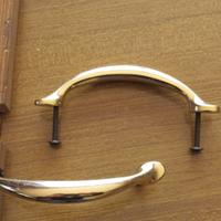 2 maniglie in ottone viti in ferro per mobili vari