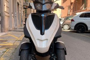 Piaggio MP3 300