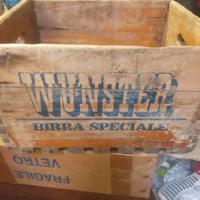 Vecchia cassa per birra