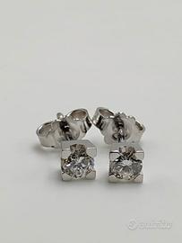 ORECCHINI ORO 0.30 ct DIAMANTI P to luce