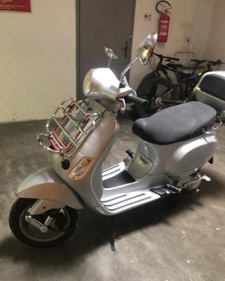 Vespa lx 150