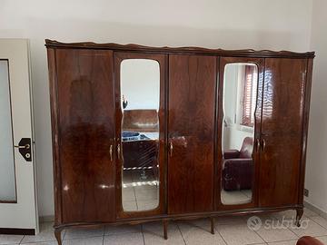 Mobile antico camera