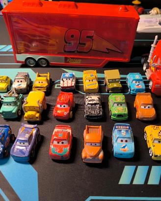 23 mini racers Cars (Pixar) + Mack trasportatore