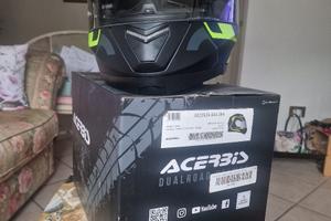 CASCHI E GIUBBOTTI ACERBIS.