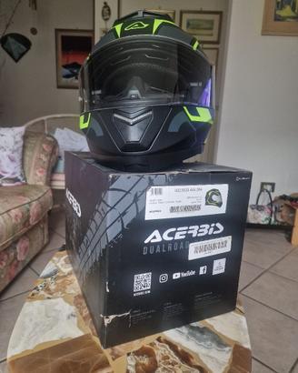 CASCHI E GIUBBOTTI ACERBIS.