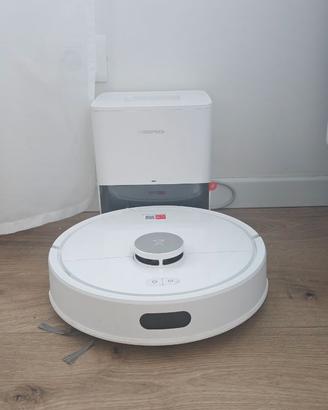 Robot per pavimenti