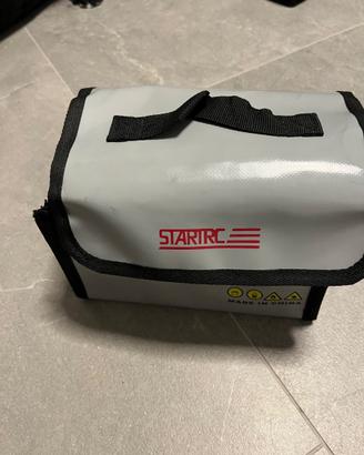 SOFIRN batterie 18650 con safe case