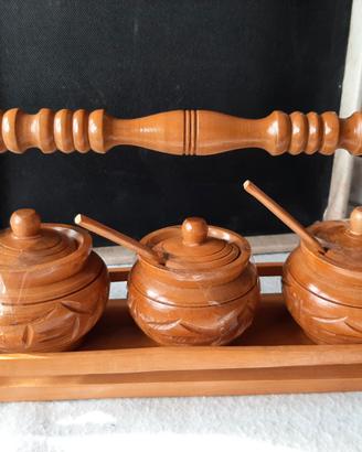 Portaspezie in legno