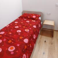 letto singolo con letto a scomparsa in ecopelle