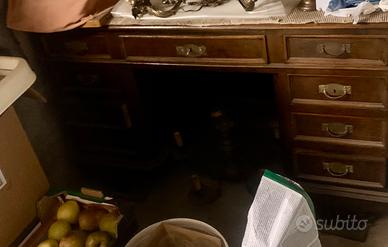 Scrivania d’epoca del 700