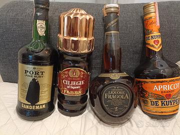 VARIE BOTTIGLIE DI LIQUORE DA COLLEZIONE