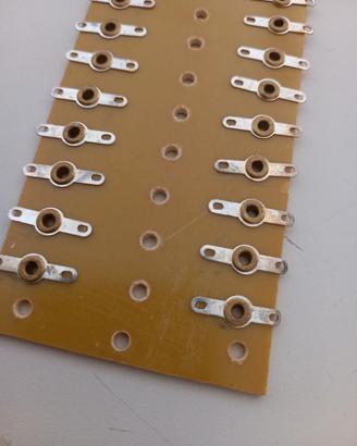 Basetta terminali a saldare