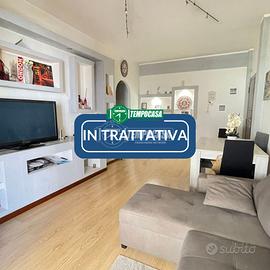 AMPIO TRILOCALE AL 2º PIANO IN UNA PALAZZINA IN CO