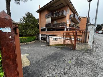 Ampio Garage di 260 mq in Zona Residenziale - Idea