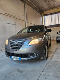 Lancia Ypsilon 1.2 69 CV 5 porte S&S Platinum