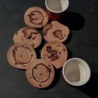 Set di sottobicchieri in legno con supporto