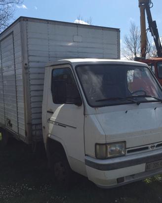 Nissan Trade