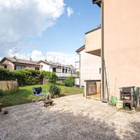 BILOCALE CON GIARDINO , BOX SINGOLO