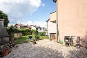 BILOCALE CON GIARDINO , BOX SINGOLO