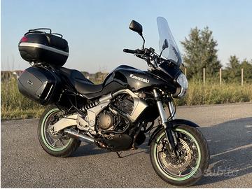 Kawasaki Versys 650-Kit Valigie, Carplay, Travel