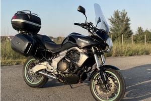 Kawasaki Versys 650-Kit Valigie, Carplay, Travel