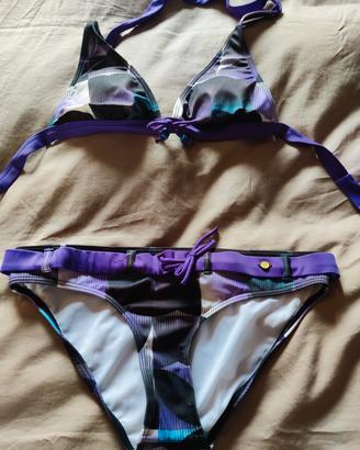 Bikini Protest viola 