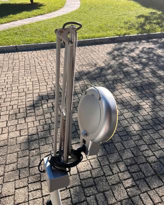 Lampada con lente ingrandimento e luce