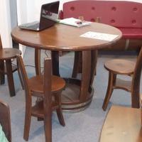 4 tavoli + 16 sgabelli da botti in legno