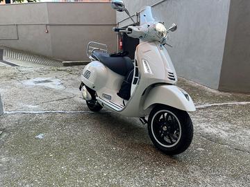 Vespa GTS 300 (23) Full Optional Garanzia giu 27