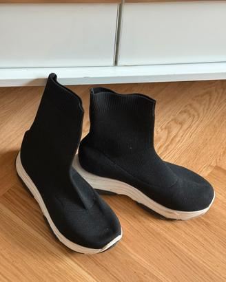 Sneakers con calza in maglia  incorporata nero