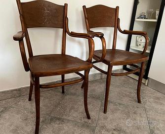 Antica coppia di sedie Thonet con braccioli