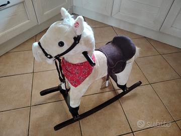 cavallo a dondolo per bambini