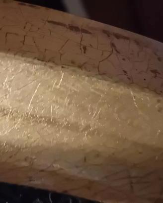 Piccolo mobiletto in foglia oro e poltroncina