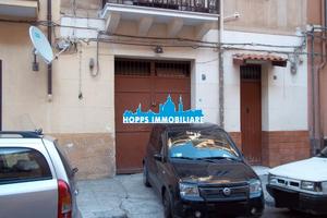 Rimessaggio magazzino via paolo emiliani giudici