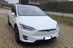 TESLA MODEL X DUAL MOTOR
