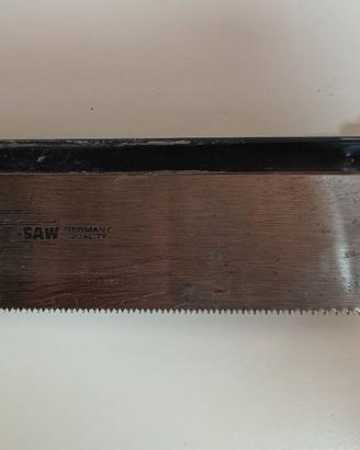 Sega a dorso con manico diritto