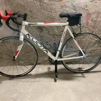 Bicicletta da corsa Kuota  in lega leggera