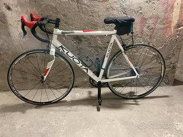 Bicicletta da corsa Kuota  in lega leggera