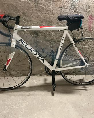 Bicicletta da corsa Kuota  in lega leggera