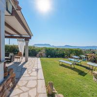 Casa indipendente con giardino fronte mare