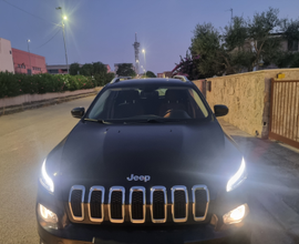 Jeep cherokee in perfette condizioni da amatore