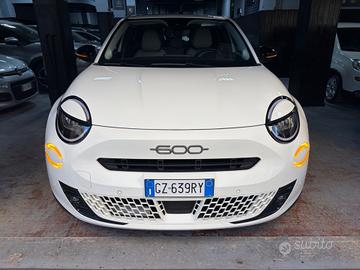 Fiat 600 Hybrid 110 CV DCT MHEV La Prima