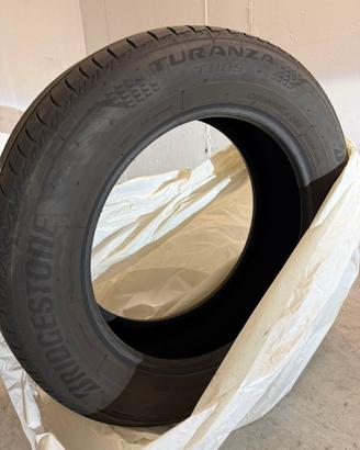 Gomme estive Bridgestone Turanza 215/60/r17 96H