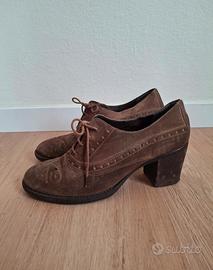 scarpe stringate