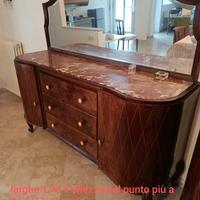 credenza in stile Chippendale