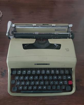 macchina da scrivere olivetti 32