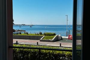 Bilocale in buono stato fronte mare