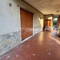 APPARTAMENTO AL PIANO TERRA IN TRIFAMILIARE !