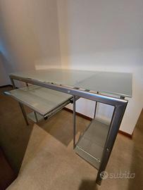 Scrivania in vetro satinato porta PC